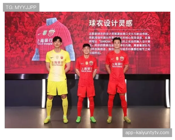 刷到颜骏凌家里那张沙发照——坐得像明星、钱包像银行，心态裂开